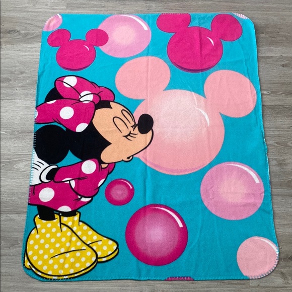 Disney Minnie Mouse Bubble Gum Fleece Blanket - Picture 1 of 6